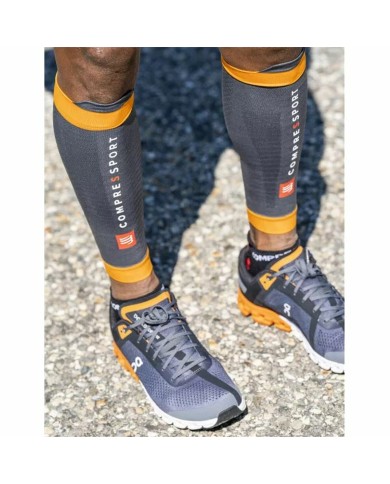 Scaldamuscoli Sportivi a Compressione Compressport R2 3.0 Nero Scaldamuscoli Sportivi a Compressione Compressport R2 3.0 Nero