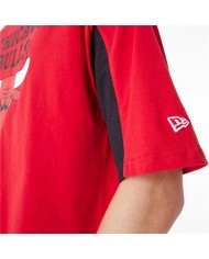 Maglia a Maniche Corte Uomo New Era NBA MESH PANEL OS TEE CHIBU 60435481 Rosso (L) Maglia a Maniche Corte Uomo New Era NBA MESH PANEL OS TEE CHIBU 60435481 Rosso (L)