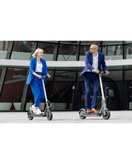 Monopattino Elettrico Motus Scooty 8.5 Nero Turchese 350 W Monopattino Elettrico Motus Scooty 8.5 Nero Turchese 350 W